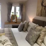 De Courceys Manor Suites & Cottages